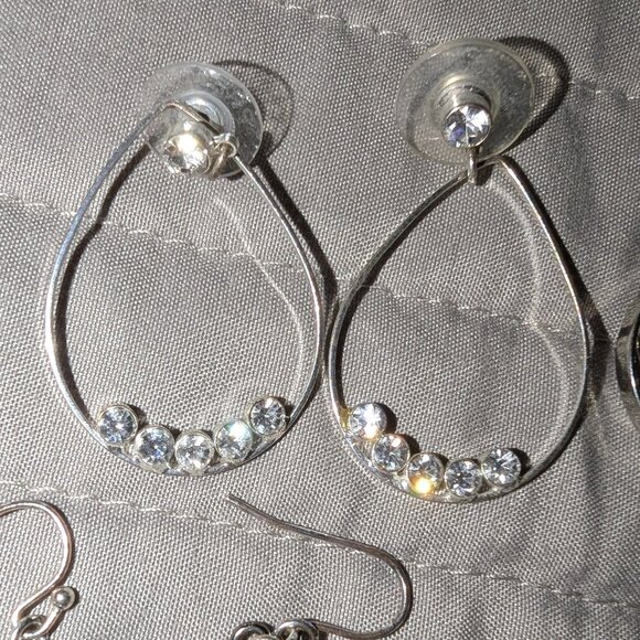 $3 with Bundle ~ Rhinestone Earring Lot 3072 - Picture 5 of 6